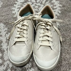 Dr. Scholl’s cream colored sneakers